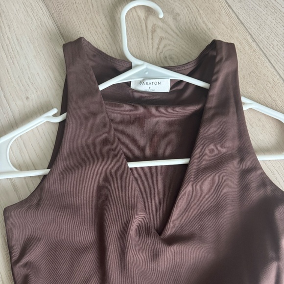 Babaton CONTOUR V-NECK ROMPER - Picture 4 of 4